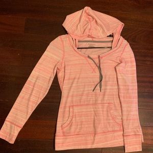 Thin long sleeve with hoodie